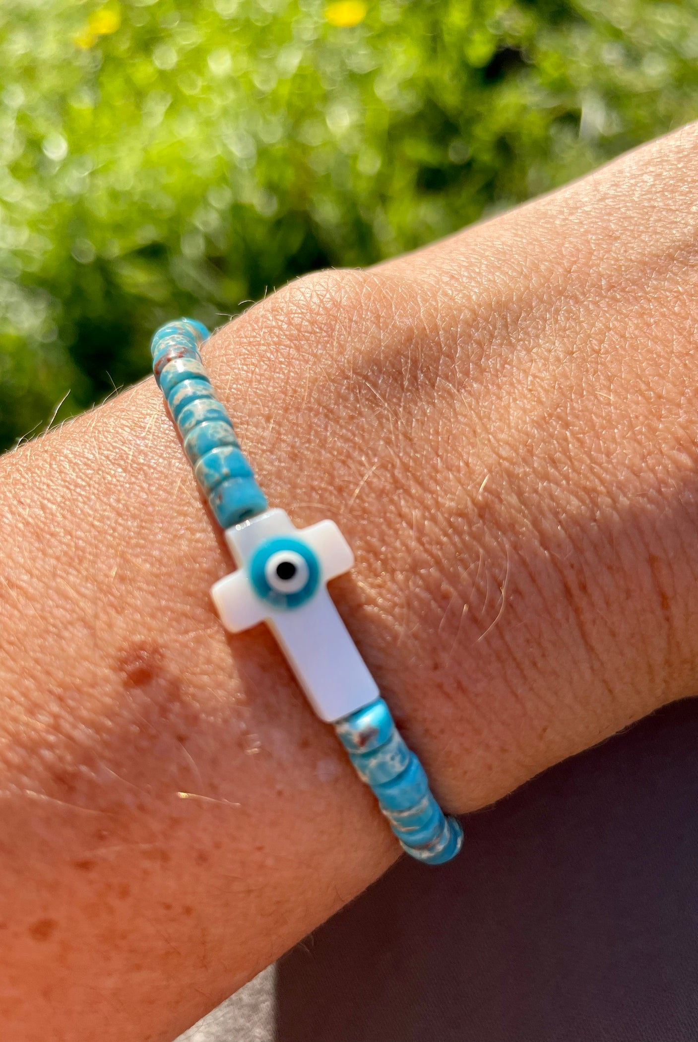 Fira_heishi-croix-oeil