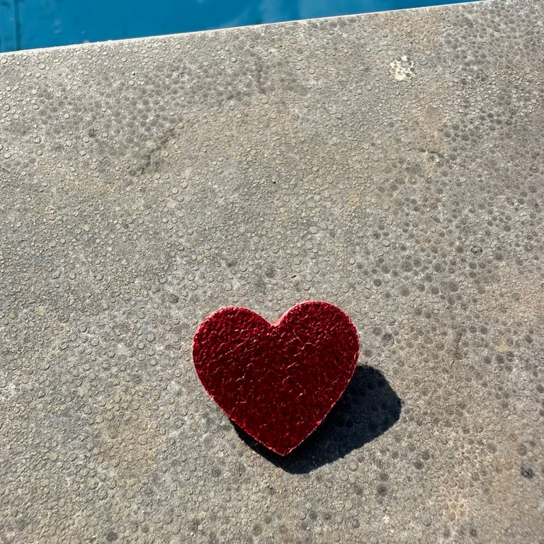 broche coeur rouge