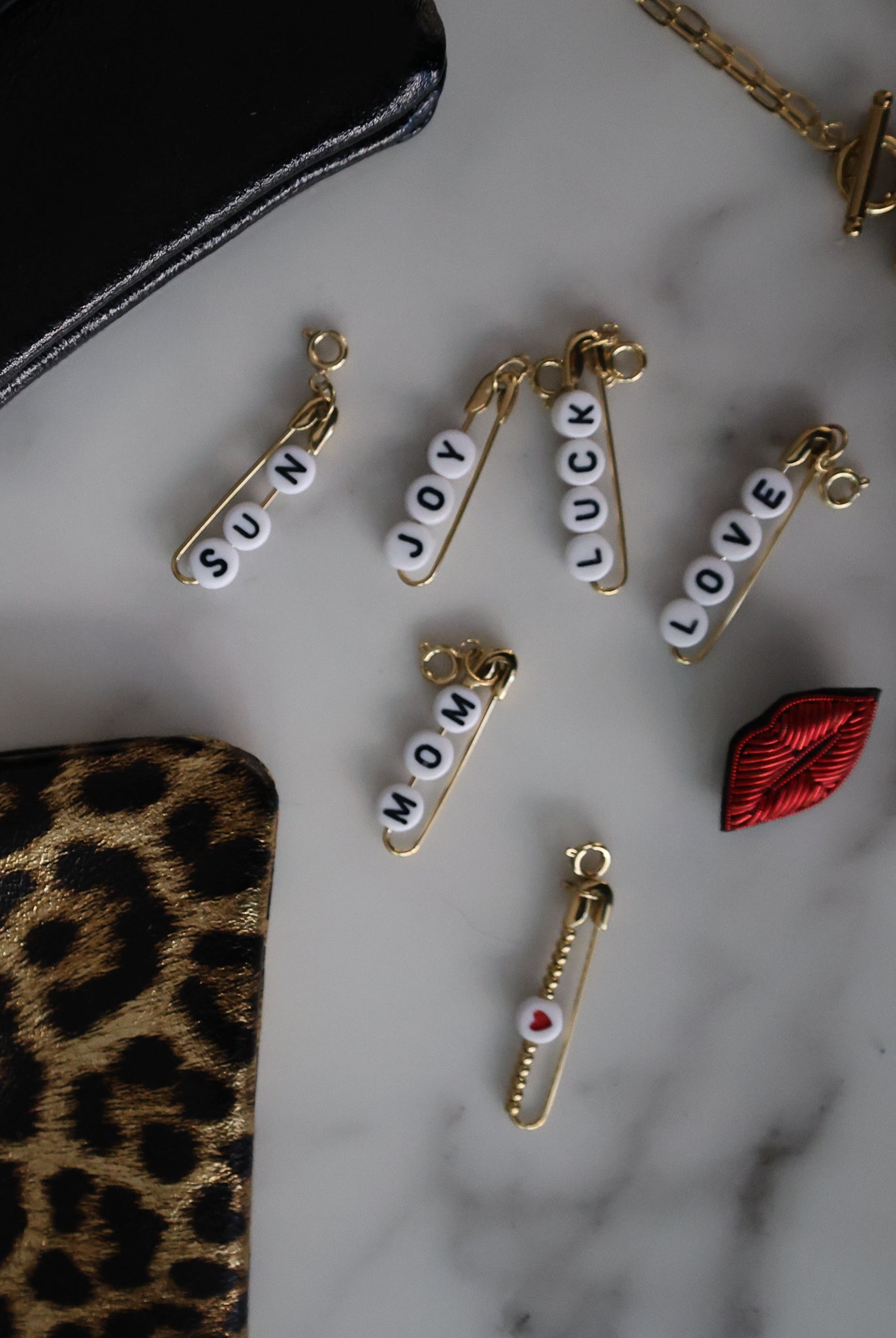 broches charm's collier coeur