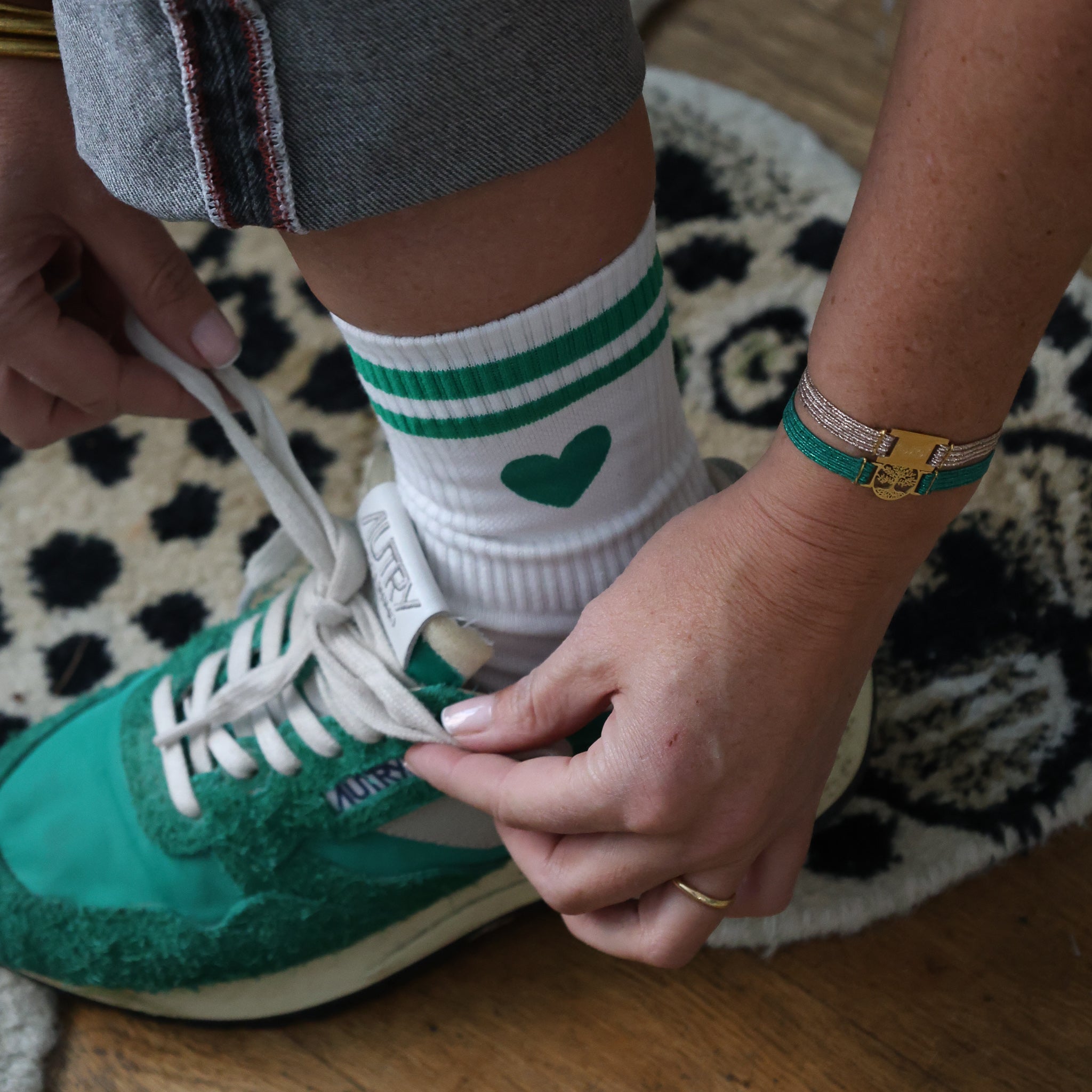 chaussettes coeur verte double rayures et bracelets elastiques