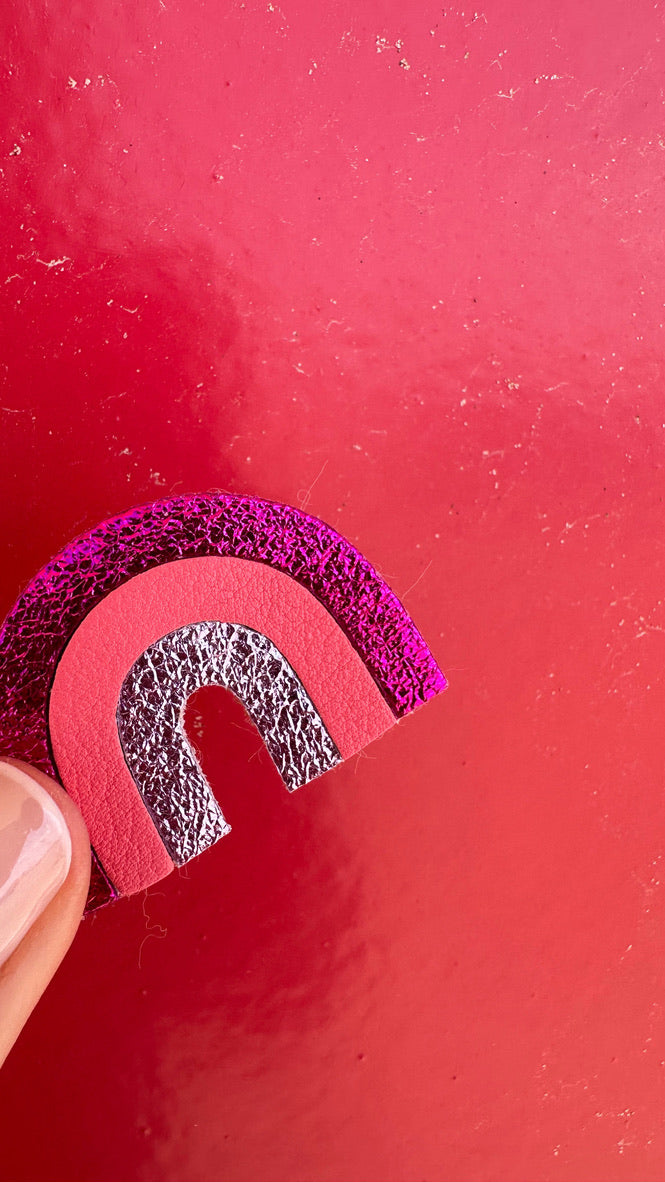 broche arc en ciel fushia